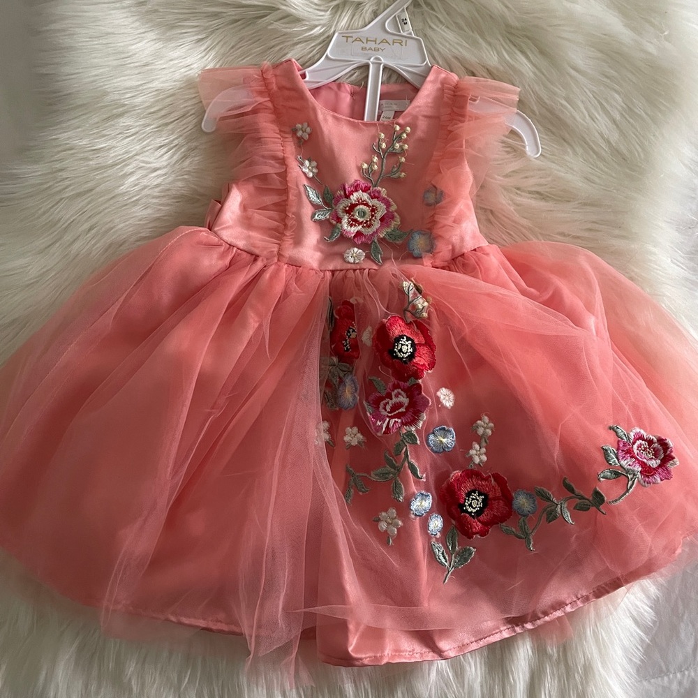 Tahari 24m dress peach